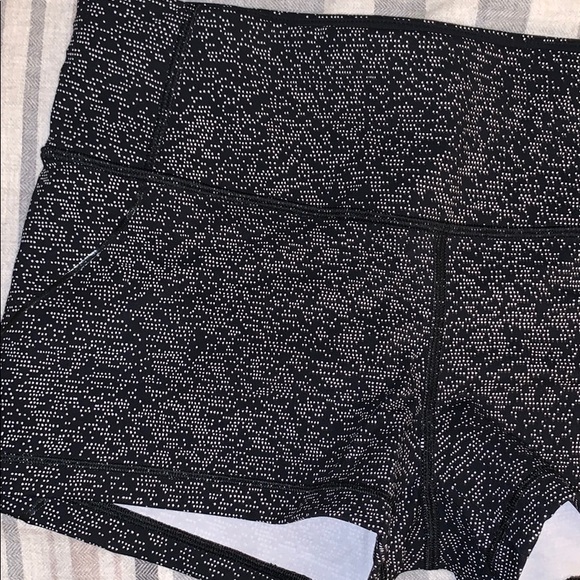 Lululemon spandex shorts - Picture 2 of 4